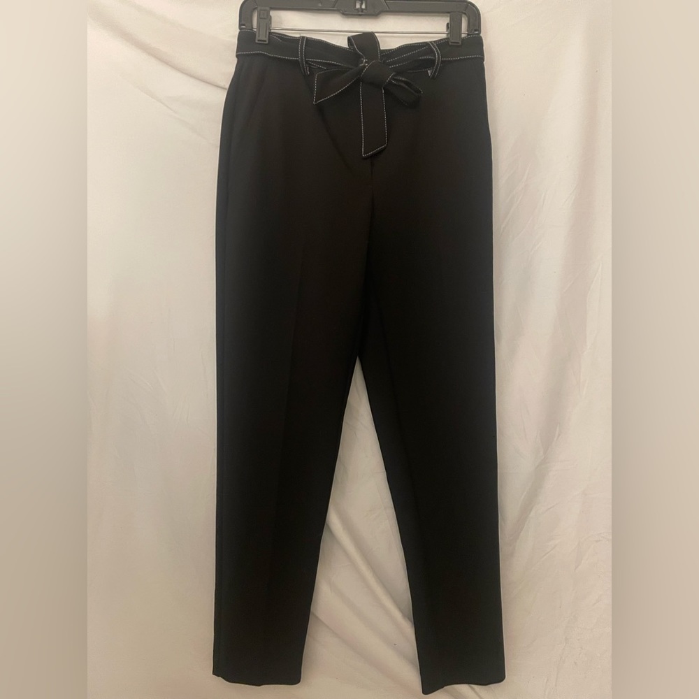 Black pants with bow